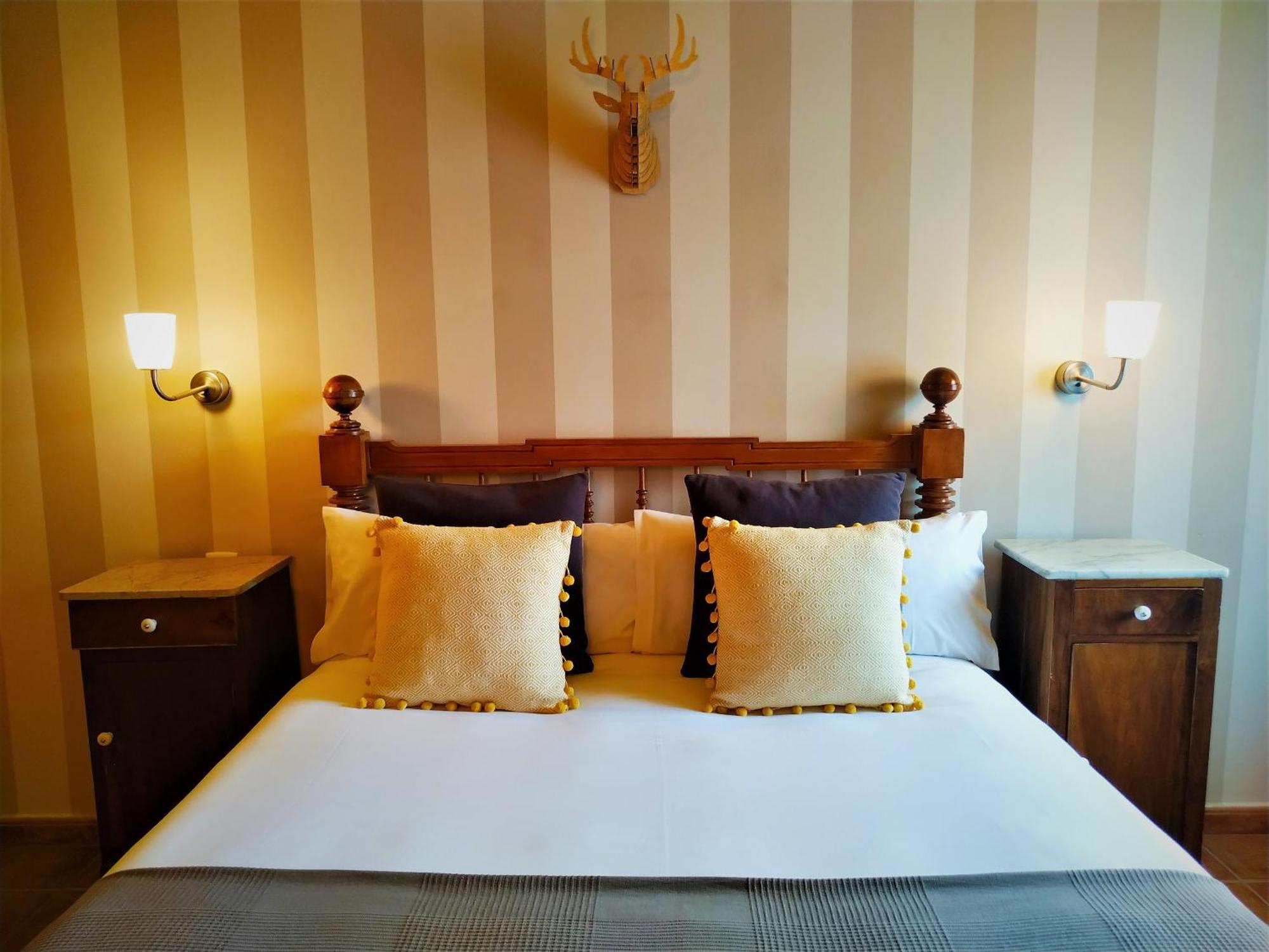 Hotel Rural Curia El Castellar Ruang foto